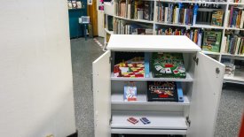 Pyssel- och spelvagnen på Höörs bibliotek.